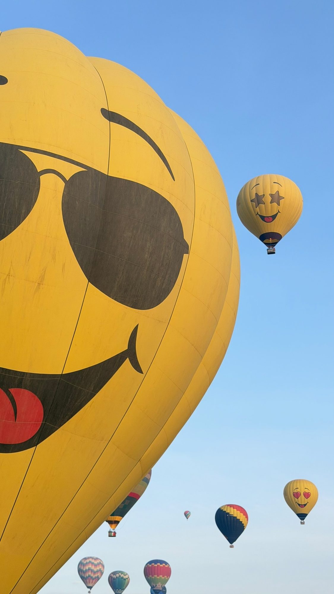 Globo carita con lentes de sol de Happy Puerto